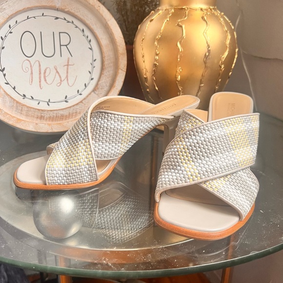 Michael Kors guideon sandals - Picture 2 of 5